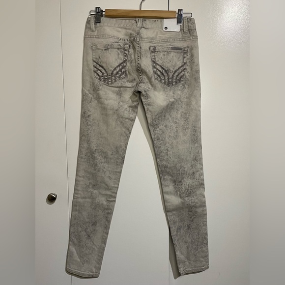 Armani Exchange light grey acid wash jeans with zip ankle - Picture 7 of 7